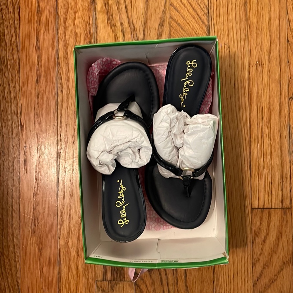Lilly Pulitzer thong wedge shoe navy size 9m